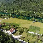 Seosko Domacinstvo Halil & Alema Appartement