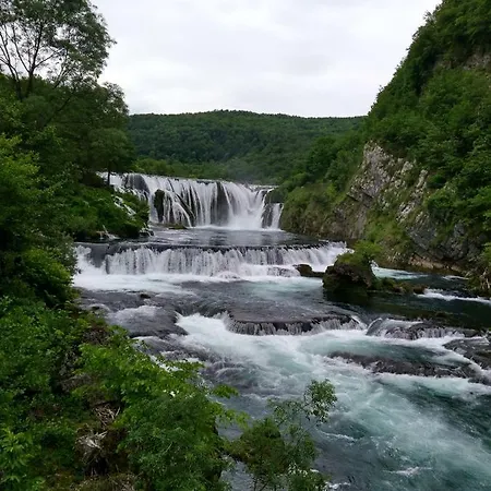 Seosko Domacinstvo Halil & Alema アパート