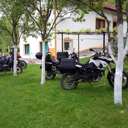 Seosko Domacinstvo Halil & Alema